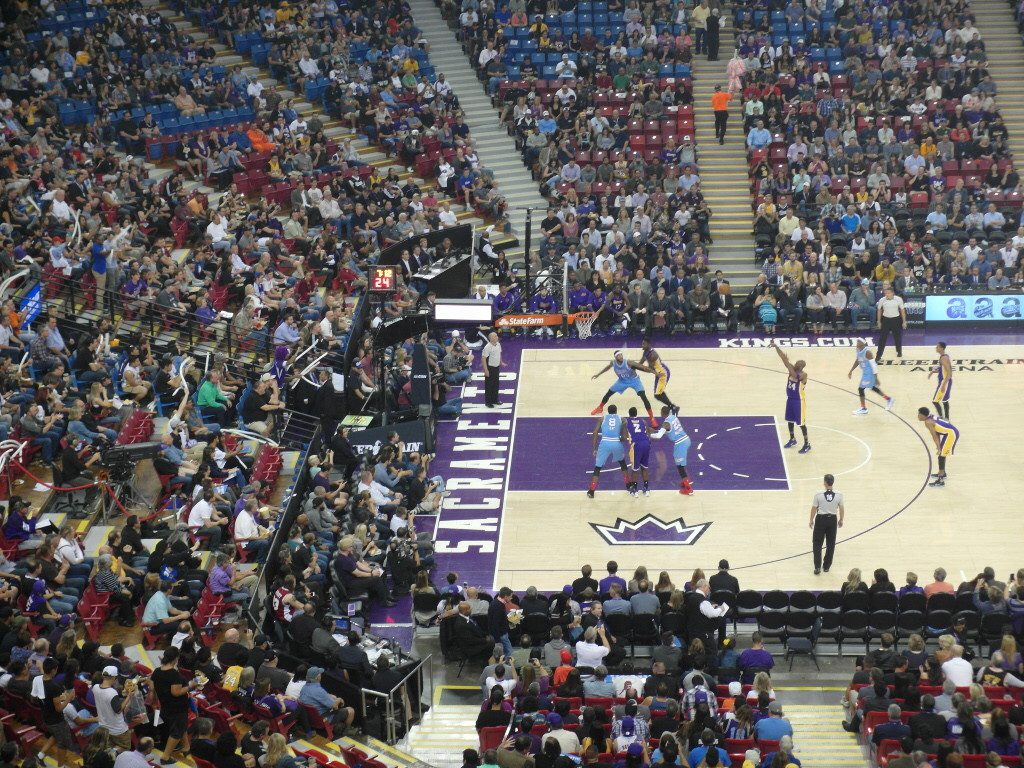 Catching LA Lakers vs Sacramento Kings LIVE at the Sleep Train Arena! – 2bearbear ...