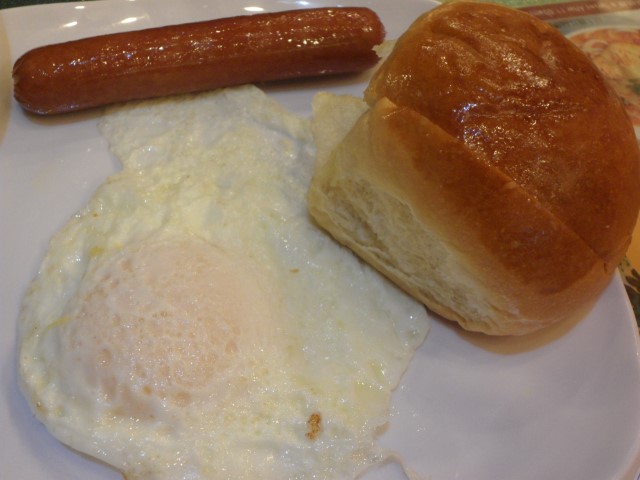 Bread sausage and egg set