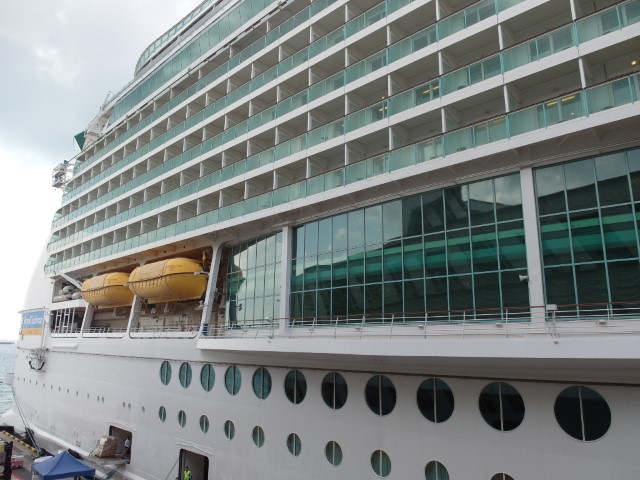 First look at the Mariner of the Seas Royal Caribbean Cruise - HUGE!
