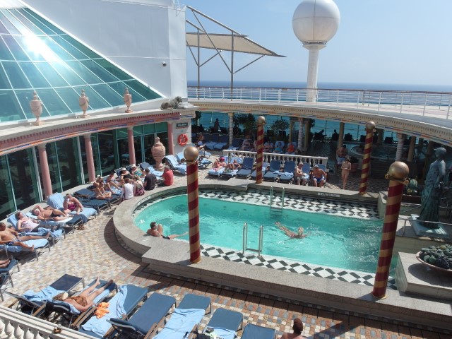Open air Solarium with whirlpools aboard Mariner of the Seas