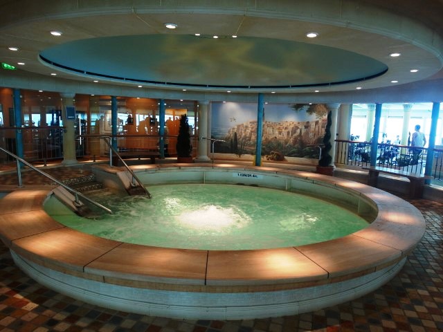 Whirlpool inside Fitness Centre (indoors), Mariner of the Seas Royal Caribbean Cruise
