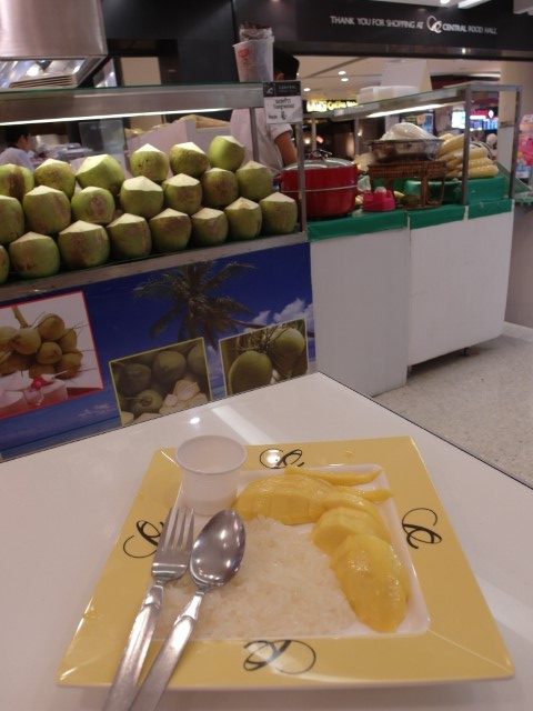 Best mango sticky rice at only 80 baht! Look inside the supermarket of Central Festival downstairs