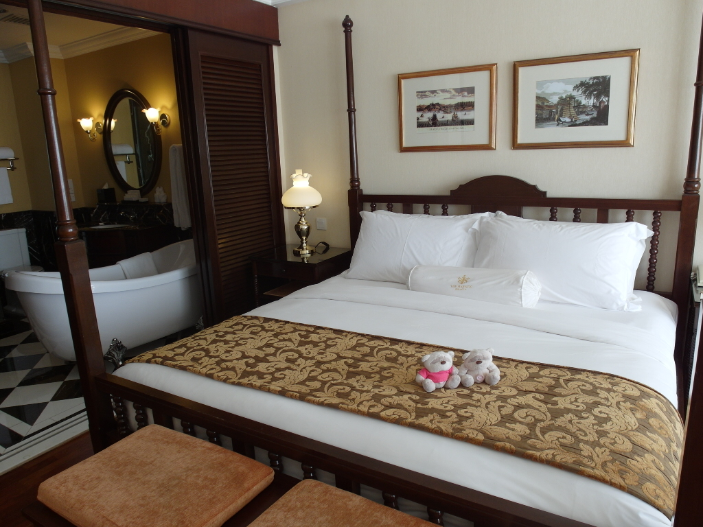 King-sized Bed Deluxe Room - The Majestic Malacca