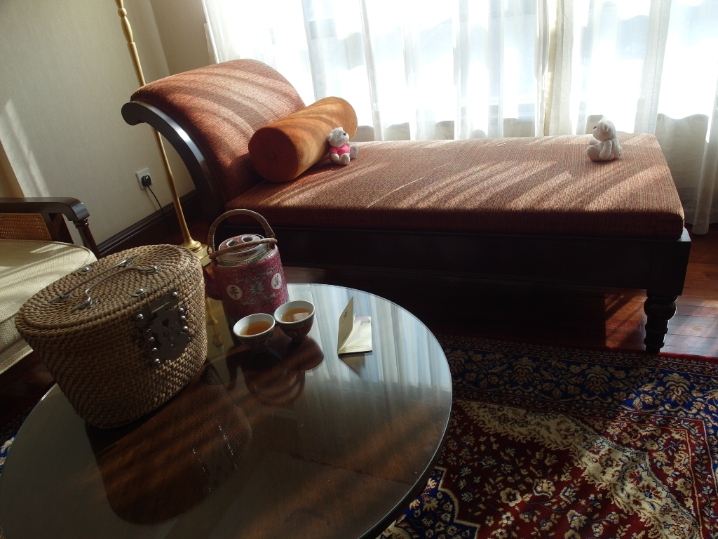 Day Bed and Welcome Drink - Deluxe Room of the Majestic Malacca