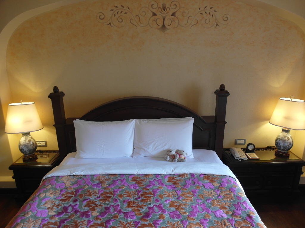 King-sized bed Deluxe Room Casa Del Rio Malacca