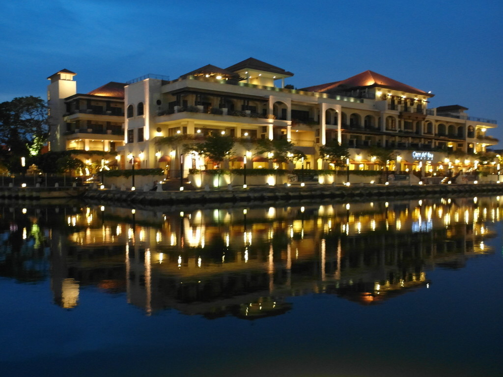 Casa Del Rio Malacca by night