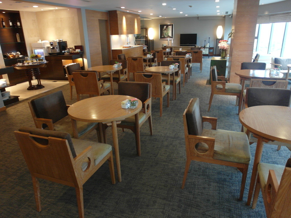 Executive Lounge Level 17 Grand Mercure Roxy Hotel Singapore