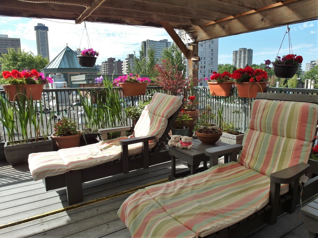 Chillax rooftop BBQ patio @ Times Square Suites Hotel Vancouver