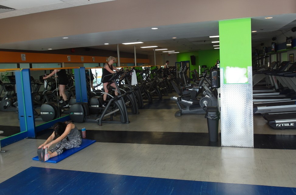 Gym Denman Fitness Times Square Suites Hotel Vancouver