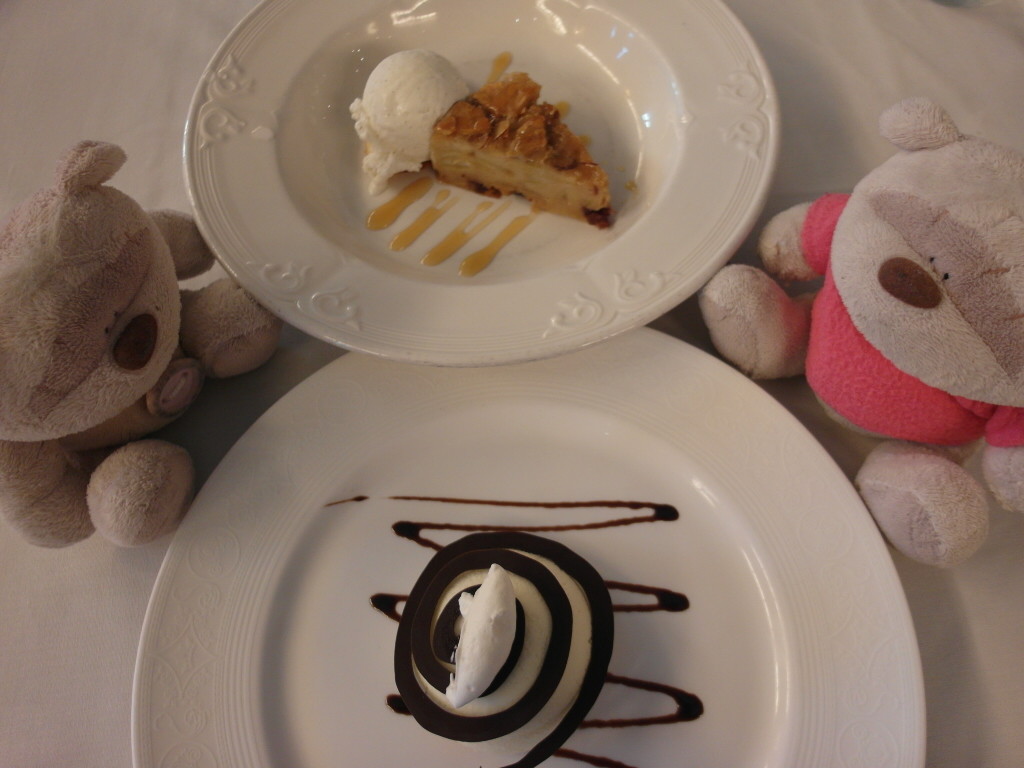 White Chocolate Floro Dome, Apple Pudding Cake