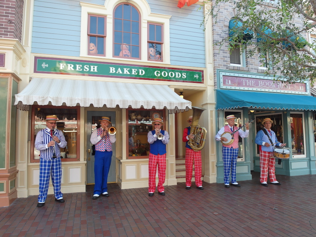 Straw Hatters Disneyland Anaheim