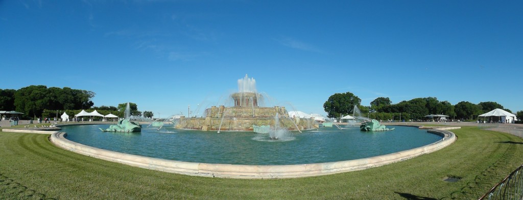 Panoramic Buckingham Fountain Chicago