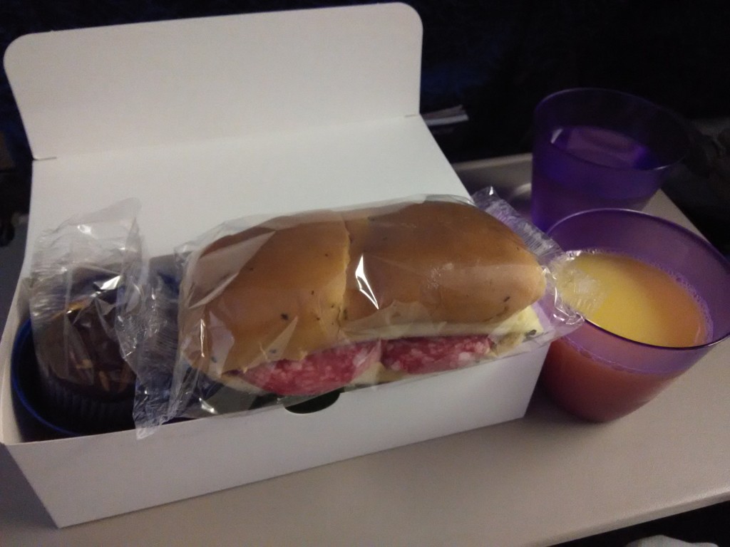 Food on Wamos Air from Madrid to Cancun