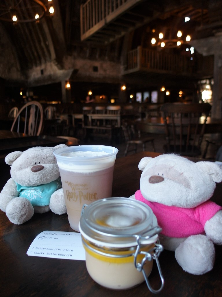 Butter Beer and Butter Beer Pudding Three Broomsticks Restaurant Wizarding World of Harry Potter Universal Studios Hollywood