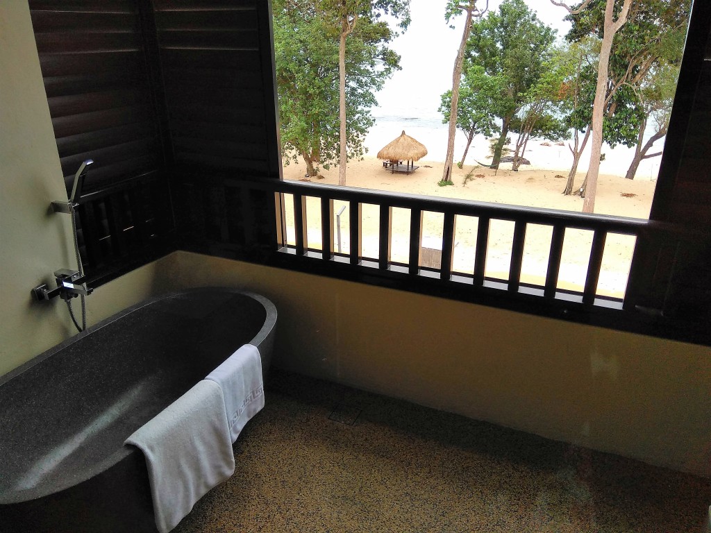 Couple Suite Duplex - Outdoor Bathtub with Sea View