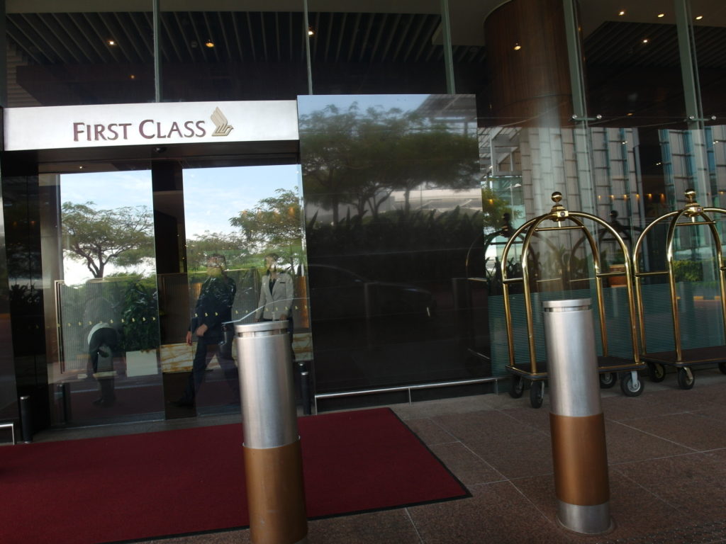Arriving at SQ First Class Check-In Reception
