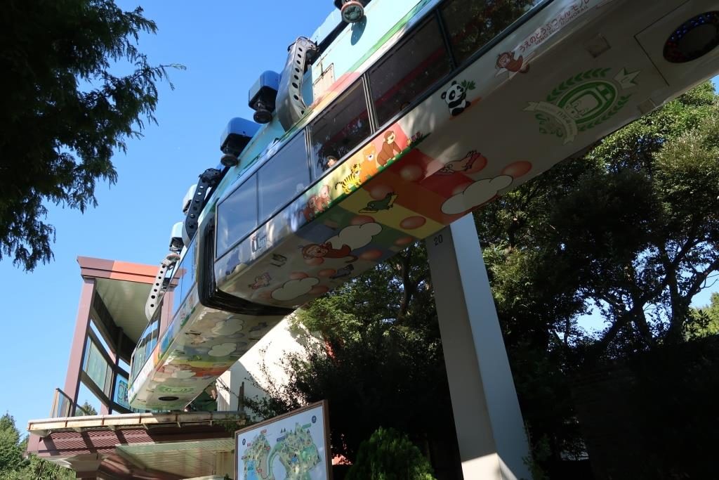 Monorail connecting the east and west side of Ueno Zoo