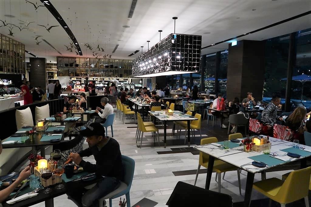 Food Exchange Dinner Buffet Review: Novotel Singapore on Stevens In