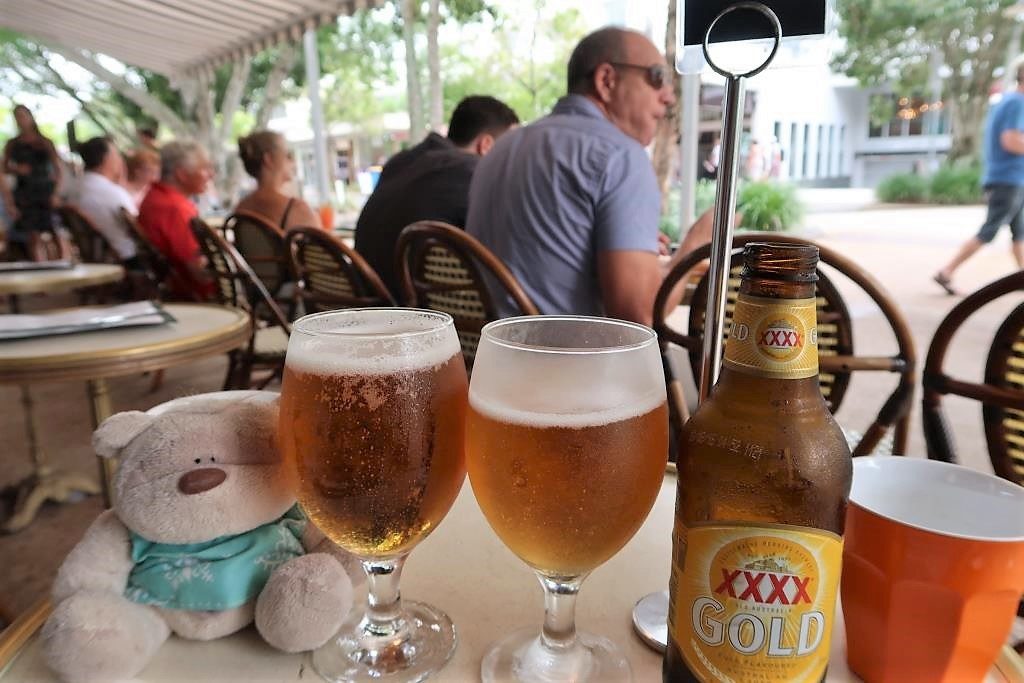 Chilling out with beers (Hastings Pale Ale - $8.5 / XXXX Gold - $7) at Aromas Noosa