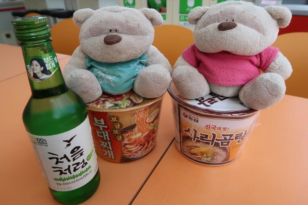 Noodles and soju at 7-11 next to Mysterious Road (4500krw)
