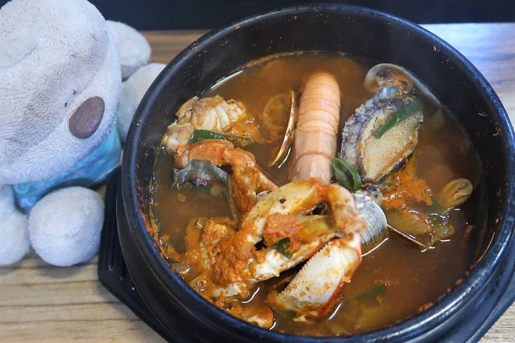 15,000krw for seafood soup next to Jeju Folk Village