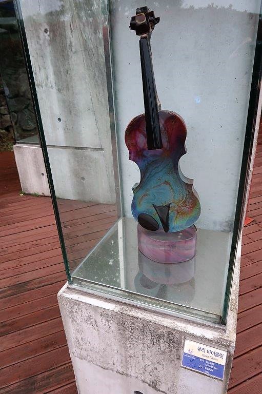 Glass Violin @ Jeju Glass Castle