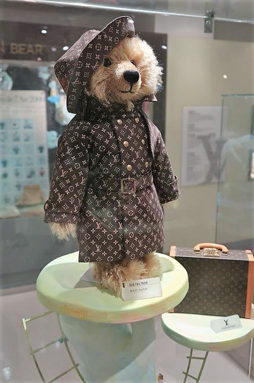 The most expensive Louis Vuitton Teddy Bear at Jeju Teddy Bear Museum ($193,477USD)! :O