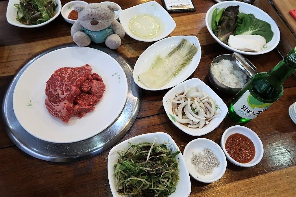 Beef and side dishes from Korean Hanwoo BBQ Restaurant Gyeongju