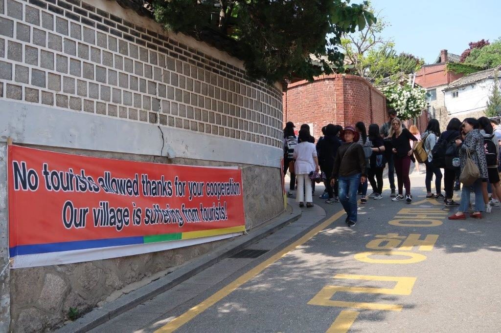 Tourists not welcomed @ Bukchon Hanok Village