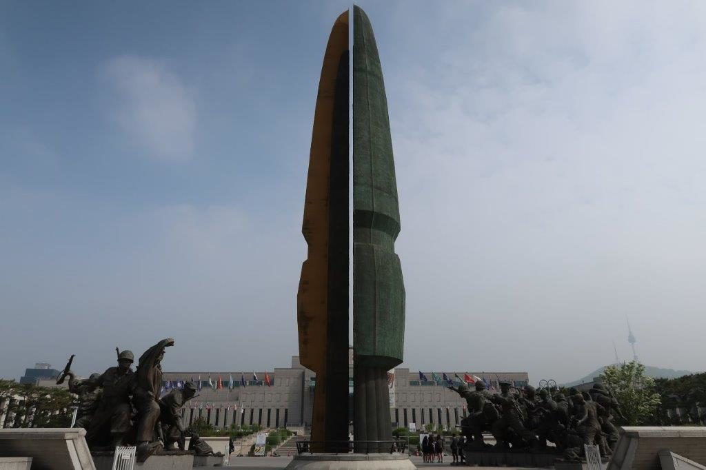 2bearbear at War Memorial of Korea