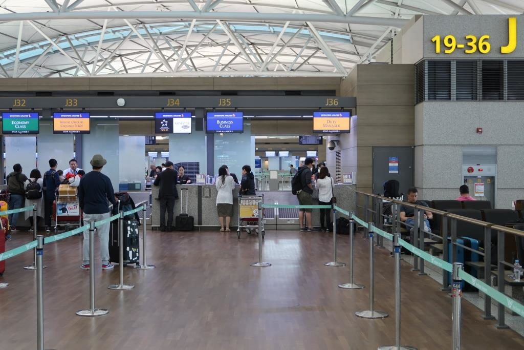 J row 19-36 for Singapore Airlines Check-in at Incheon International Airport 