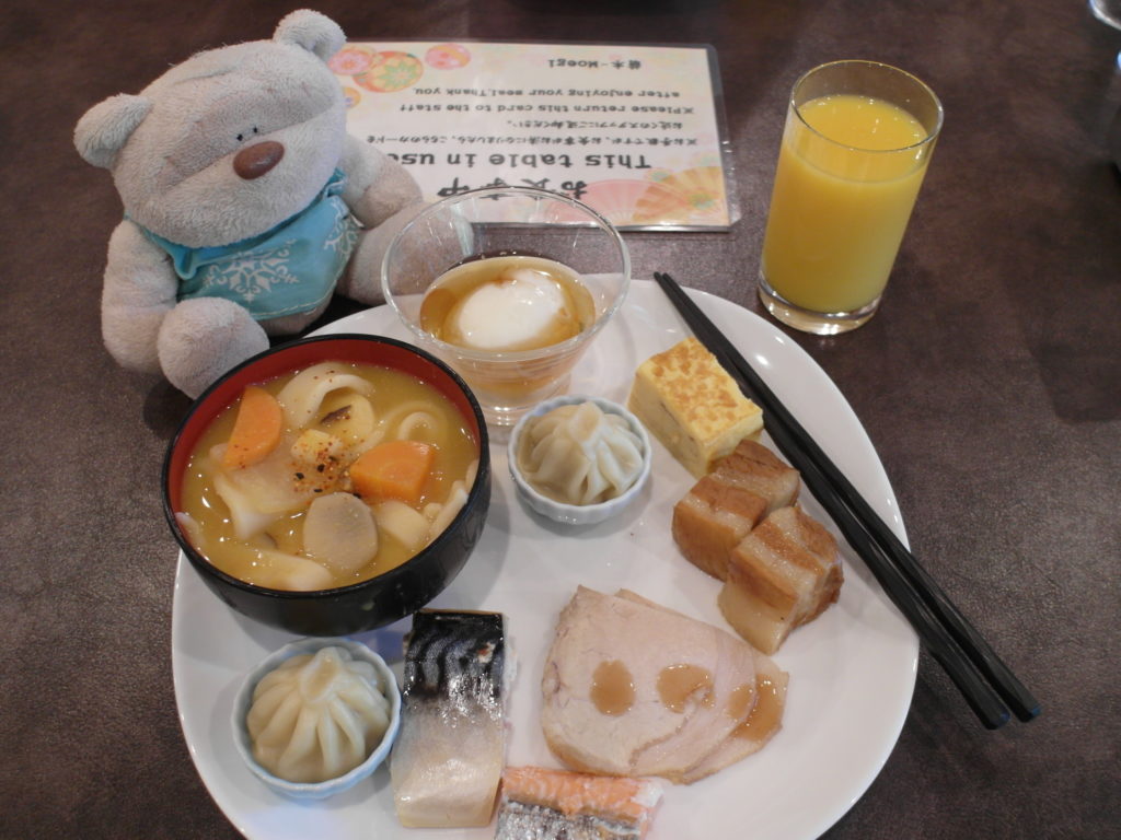 Tom's breakfast at Konansou Mount Fuji Hotel (湖南庄)