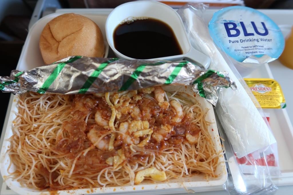 Bee Hoon Breakfast from SQ 5152 - SilkAir Flight from Singapore to Yogyakarta