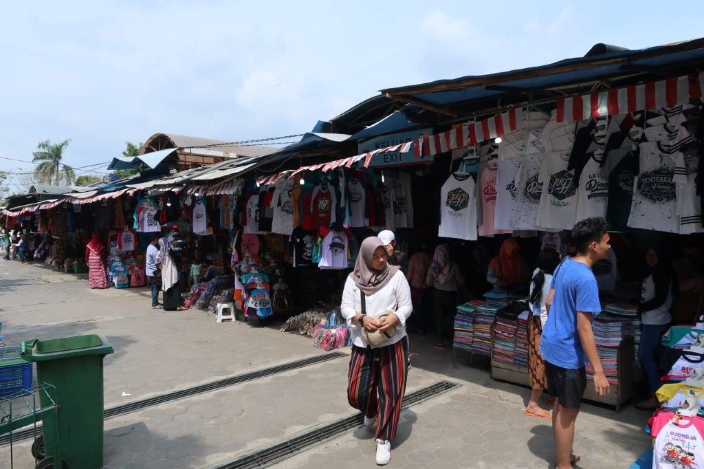 Markets upon exit from Prambanan Temple Complex