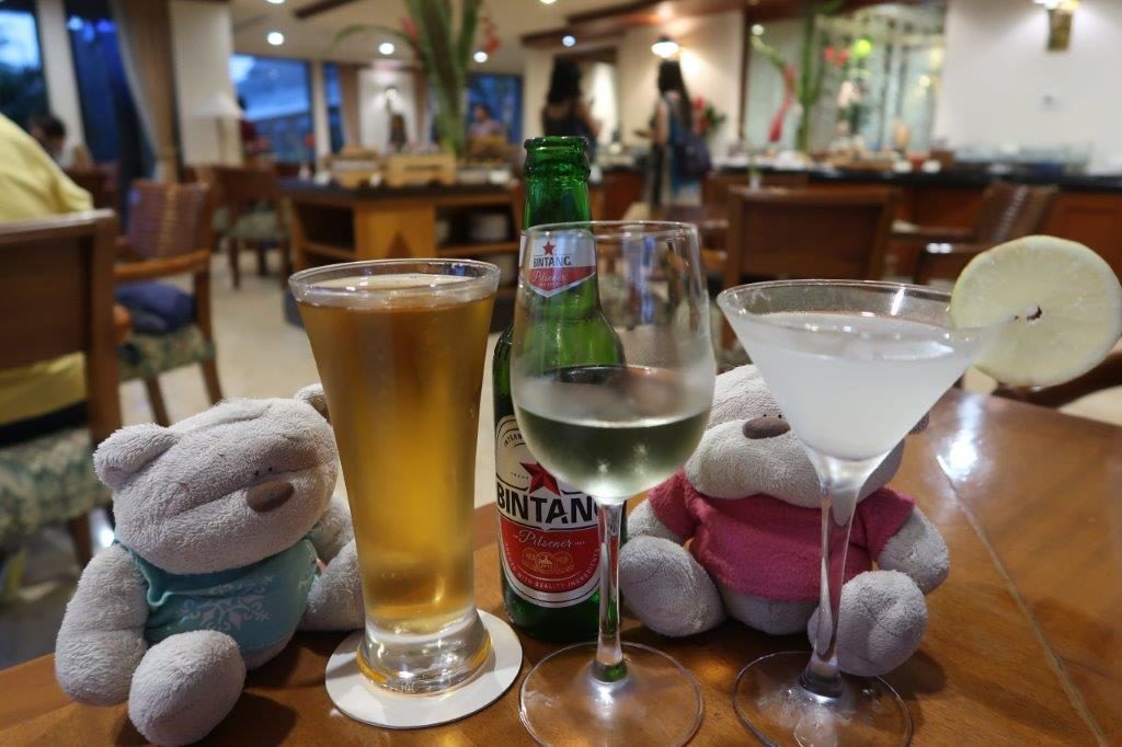 2bearbear having Bintang Beer, White Wine and Whisky Sour Cocktail at Hyatt Yogyakarta Lounge