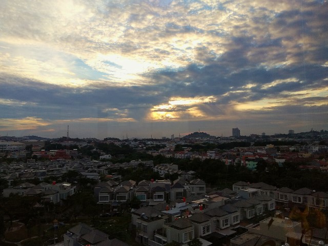 Sunset views from Sky8 Rooftop Bar Batam