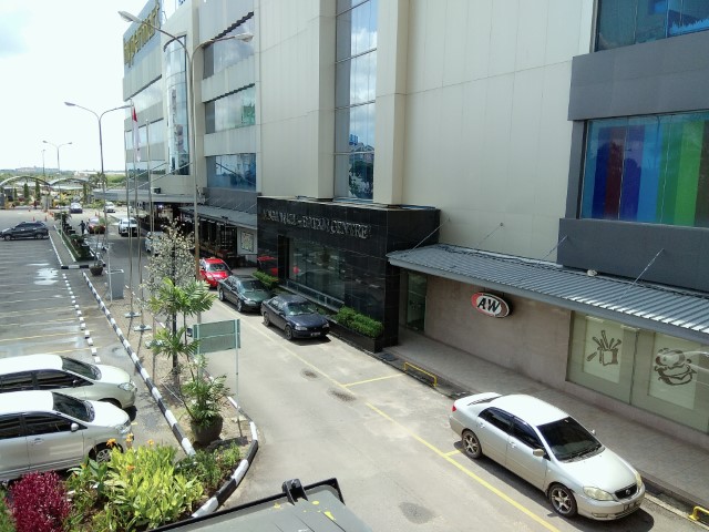 Harris Hotel located right opposite Mega Mall Batam Centre