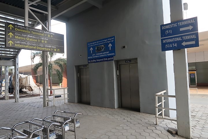 Following signs from Chennai International Terminal to Chennai Domestic Terminal
