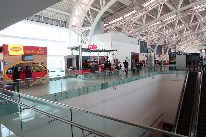 Modern Chennai Domestic Airport with Maggi Hotspot and Cafes