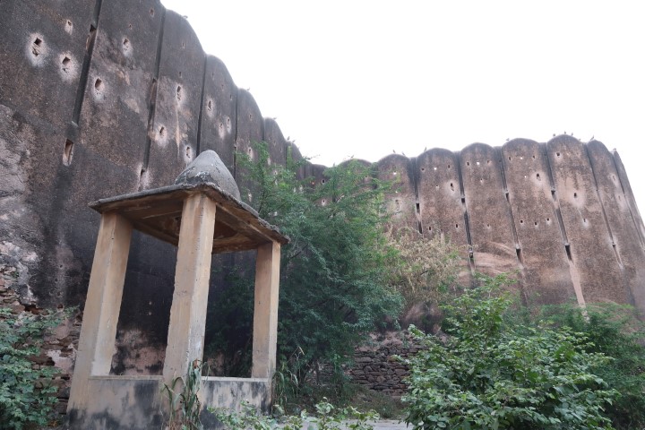 Hathroi Fort near Hotel Pearl Palace Jaipur