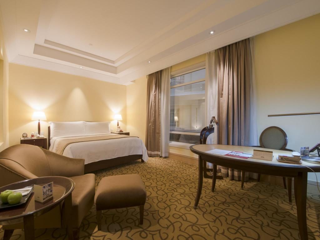 Straits Heritage Club Room @ The Fullerton Hotel Singapore