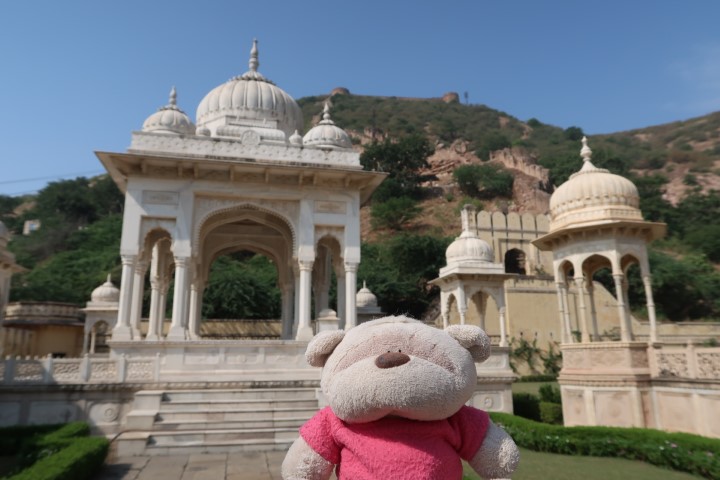 2bearbear @ Jaipur King's Tomb (Gaitore)