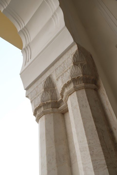 Intricate carvings on the pillars of Taj Rambagh Palace Hotel