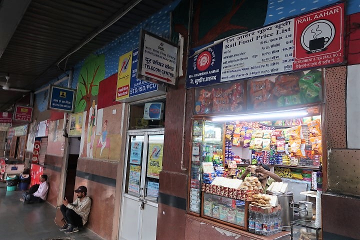 Shops inside Jaipur Train Station