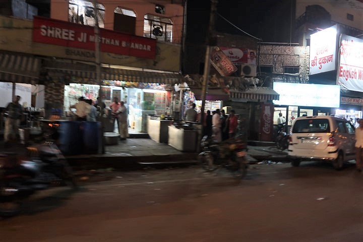 Life of the locals in Agra after night fall