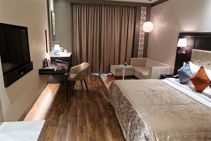 Overview of Hotel Radisson Blu Agra Taj East Gate Deluxe Room