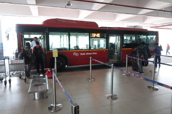Bus transfer from Delhi Terminal 2 to Delhi Terminal 1 Airport