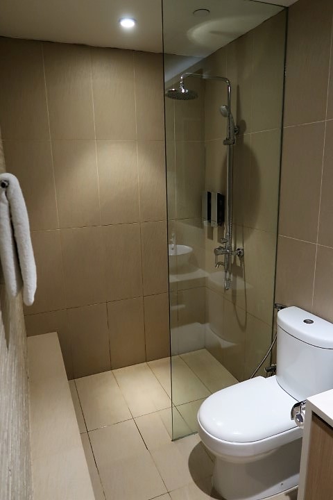 Clean showers, ready-prepared (with towels) at the Haven by JetQuay Singapore Terminal 3 Landside