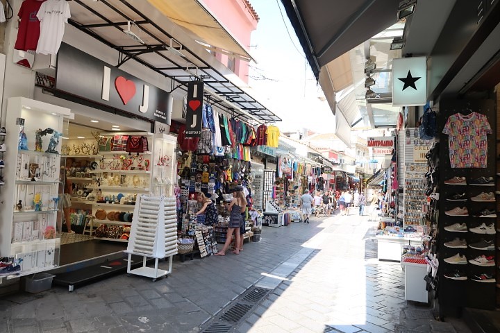 More shopping enroute from Ancient Agora to Syntagma Square