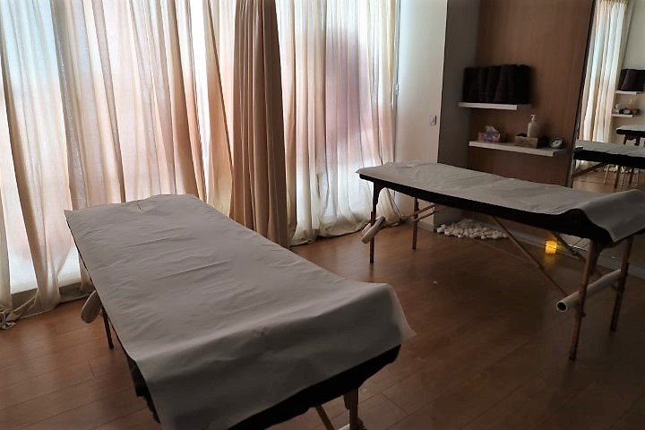Cheap and good massage at Centro di Massagio in Athens (15 euros for 45 mins)